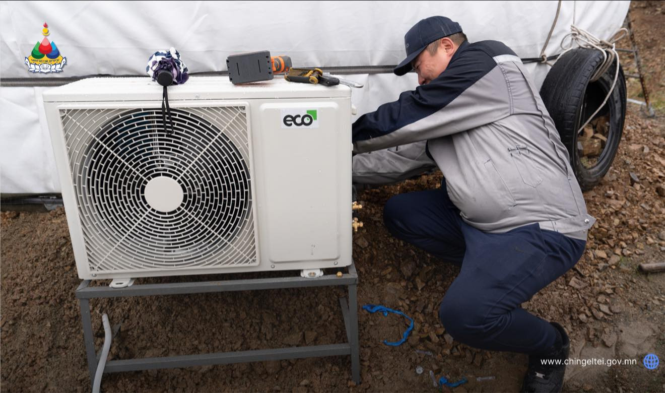 ЧИНГЭЛТЭЙ ДҮҮРГИЙН АЙЛУУДАД АГААРЫН ДУЛААНЫ НАСОС СУУРИЛУУЛЖ ЭХЭЛЛЭЭ